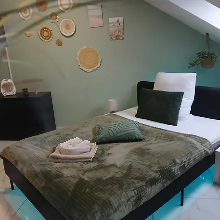 Honor - Neu Renoviert Apartment *