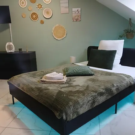 Honor - Neu Renoviert Apartment *